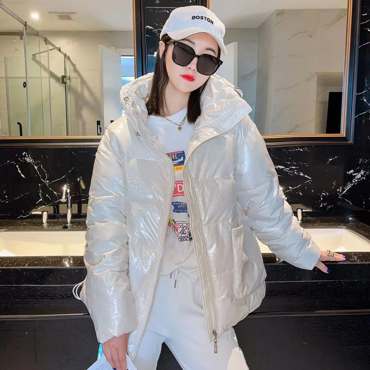 2021 Winter Thick Warm Short Parkas Women Fashion Black PU Leather Coats Women Elegant Zipper Cotton Jackets Female Ladies