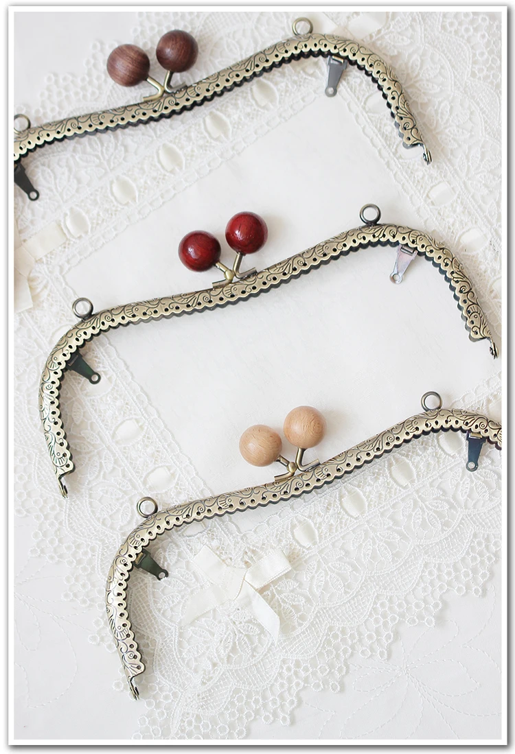 

ZXIIXZ Vintage Metal Purse Big Ball Clasp Frame Handle Clutch Bag Accessories DIY Hand Bag bronze Frame Kiss Lock Hardware