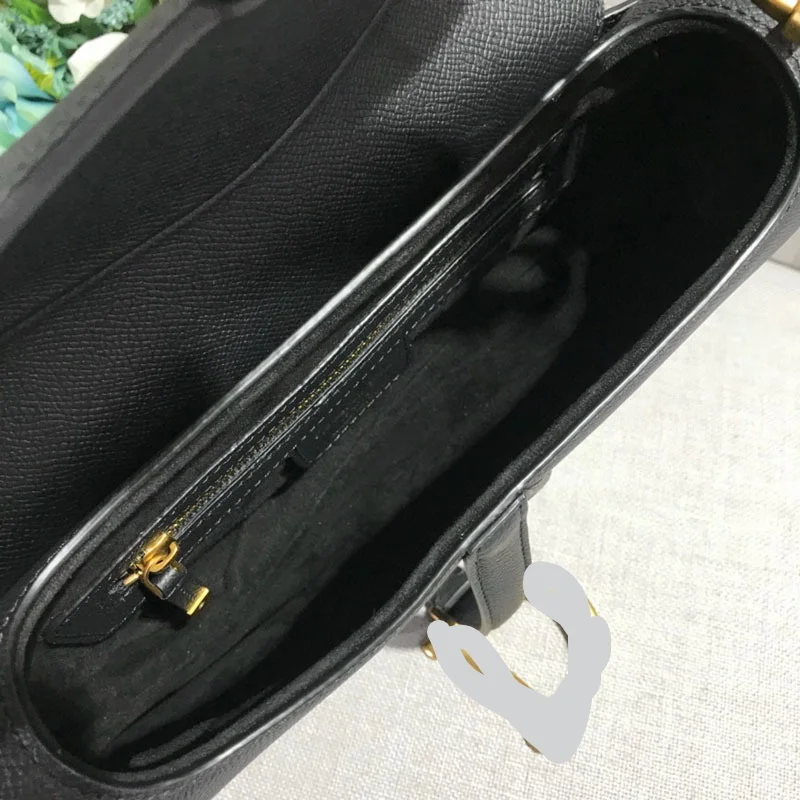 

Saddle bag head Leather One Shoulder Messenger Bag Leather Handbag