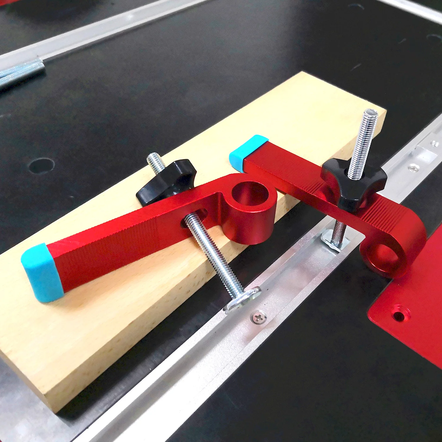 Алюминиевый сплав деревянный зажим удерживающий универсальный Т образный слот