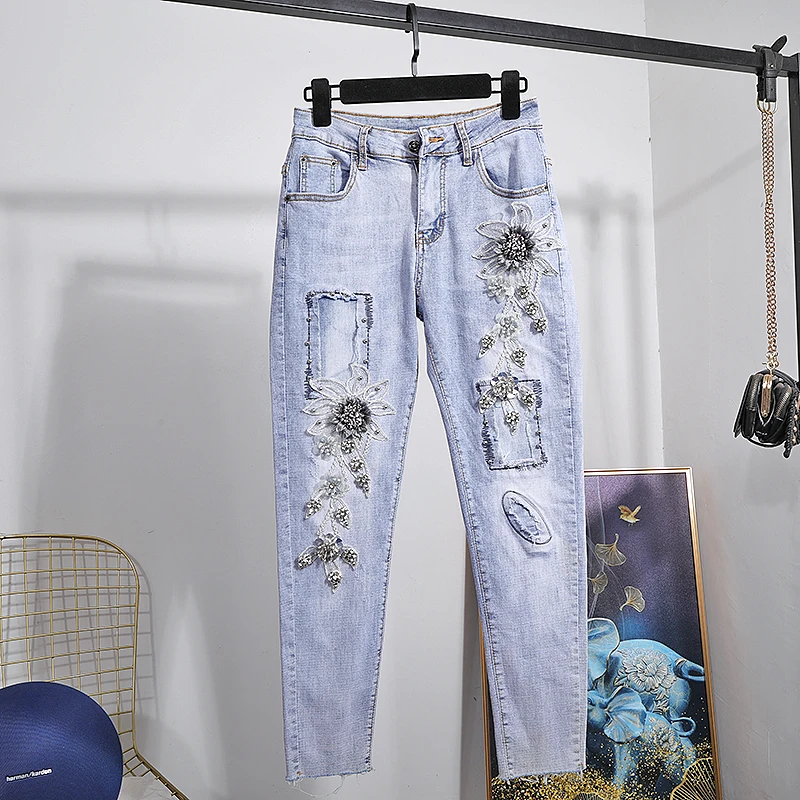 Модный летний комплект женская футболка с цветочной аппликацией и бисером узкие