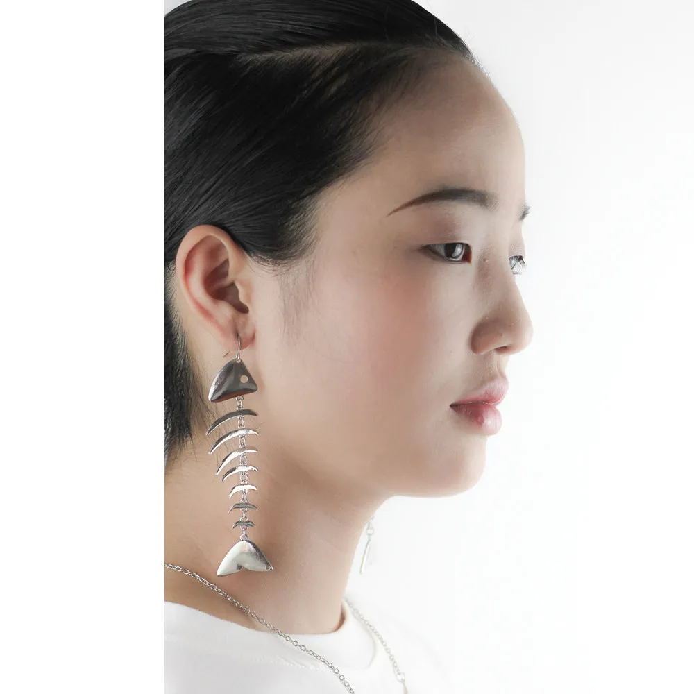 Женские длинные серьги подвески в виде рыбьей кости золотистые и черные