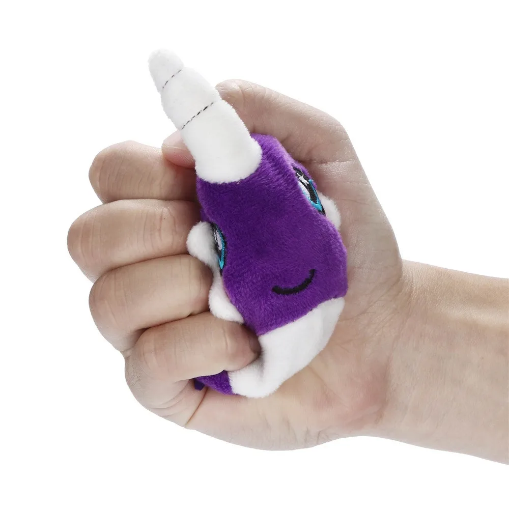 Милая пушистая мультяшная игрушка медленно поднимающаяся креативная