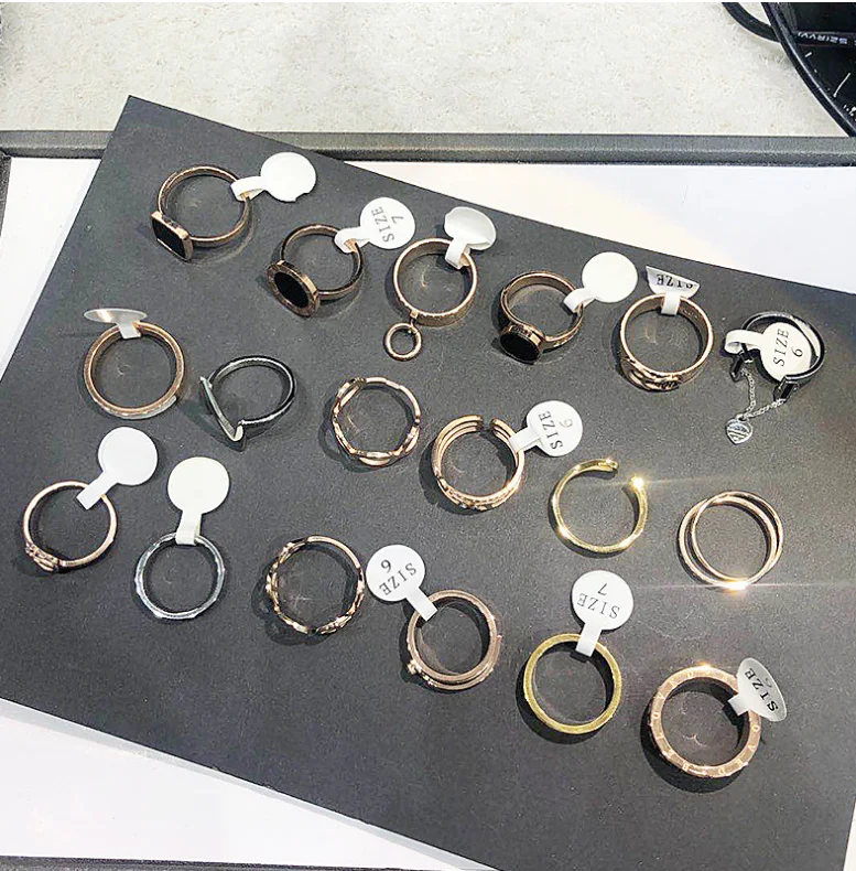 Новая классическая одежда с нашивкой в виде кольца на безымянном пальце кольцо