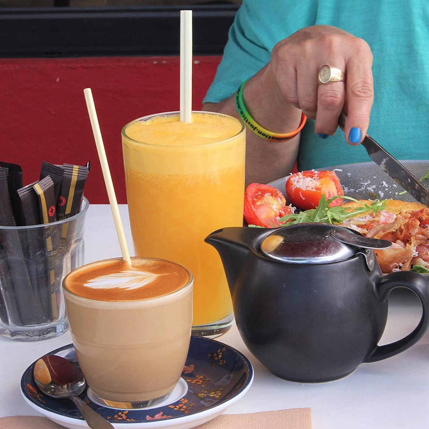 Упаковка из 100 экологически чистых биоразлагаемых напитков естественных цветов |