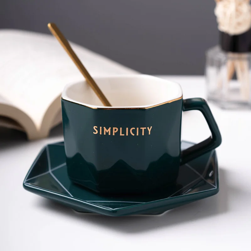 

Креативная Европейская керамическая кофейная чашка и блюдце, маленькая Роскошная домашняя простая чашка для послеобеденного чая с ложкой ...