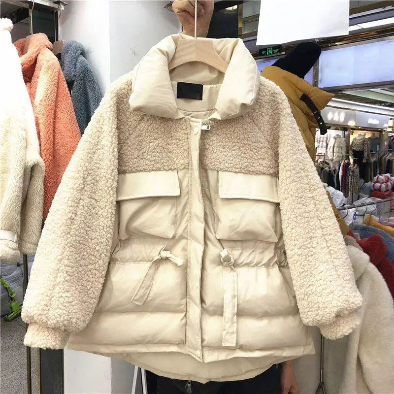 Зимняя куртка женская имитация овечьей шерсти парка с карманами и поясом пальто