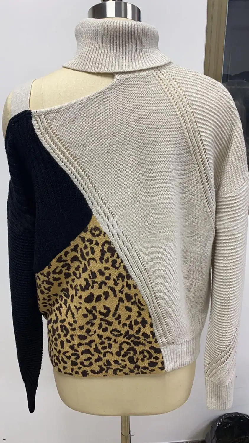 New female sense off-shoulder batwing long-sleeved pullover shirt color block knitted sweater | Женская одежда