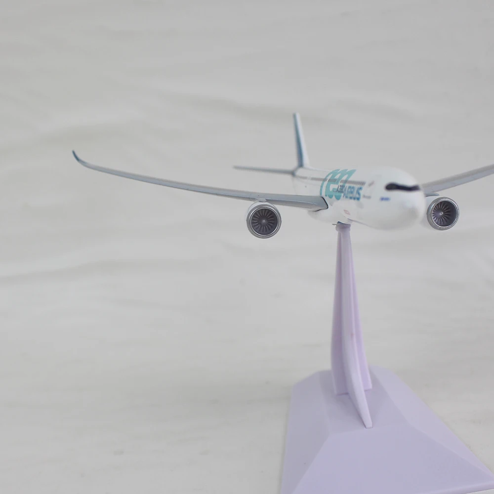 Aircraft Model Diecast Metal 1:400 Airbus A330NEO plane model |