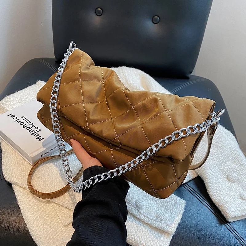 

Designer Fashion Small Cloth Crossbody Bag with Chain Handle 2021 Winter Fashion Lady Shoulder Handbags and Purses High Quality