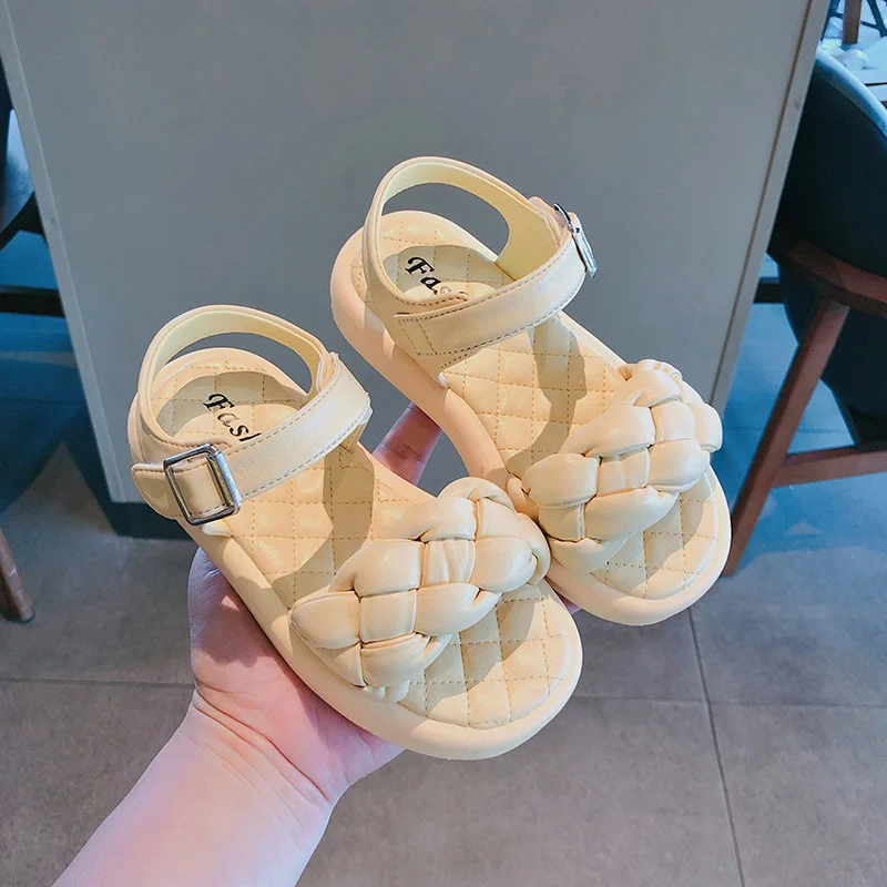 

Girls' sandals 2021 summer new fashion net red middle-aged children's small princess soft bottom children woven girls shoes
