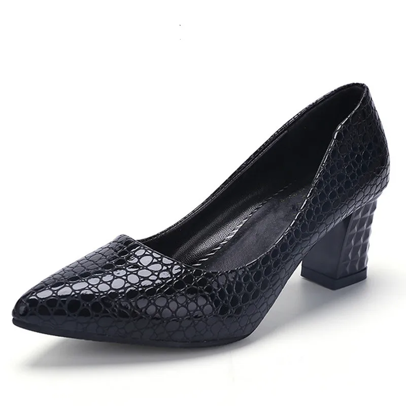 Туфли-лодочки женские на толстом каблуке 6 см платформа ремешок щиколотке