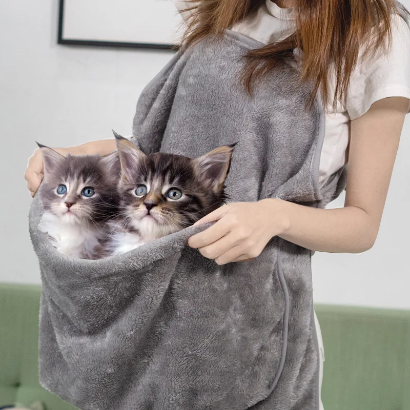 

Coral Fleece Holding Cat Dog Durable Grey Home Outdoor Soft Comfortable Pet Carrying Apron Coral Fleece Pocket Anti-stick Hair
