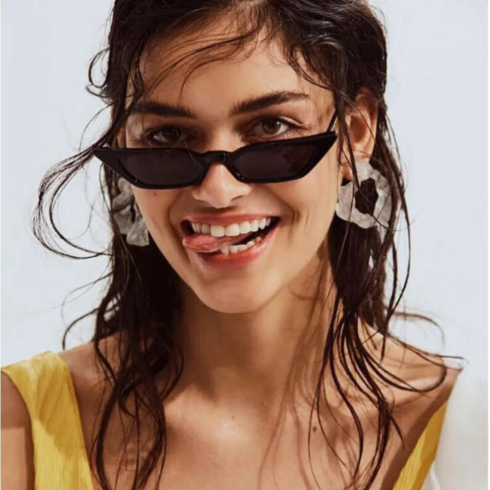 

2021 New Women Vintage Cat Eye Sunglasses Retro Small Frame UV400 Eyewear Fashion Ladies Luxury Trending Black Eyeglass