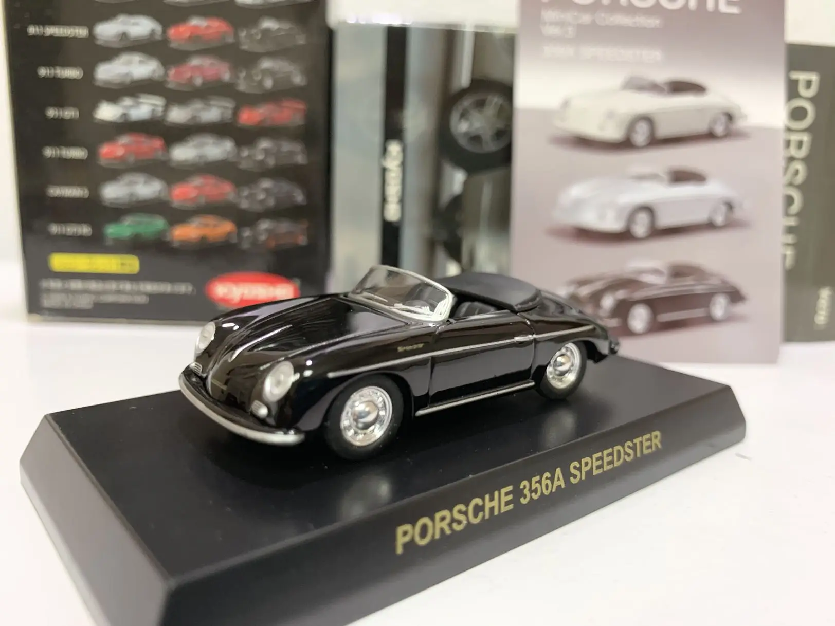 

KYOSHO 1:64 PORSCHE 356A Speedster Collect die casting alloy Convertible trolley model