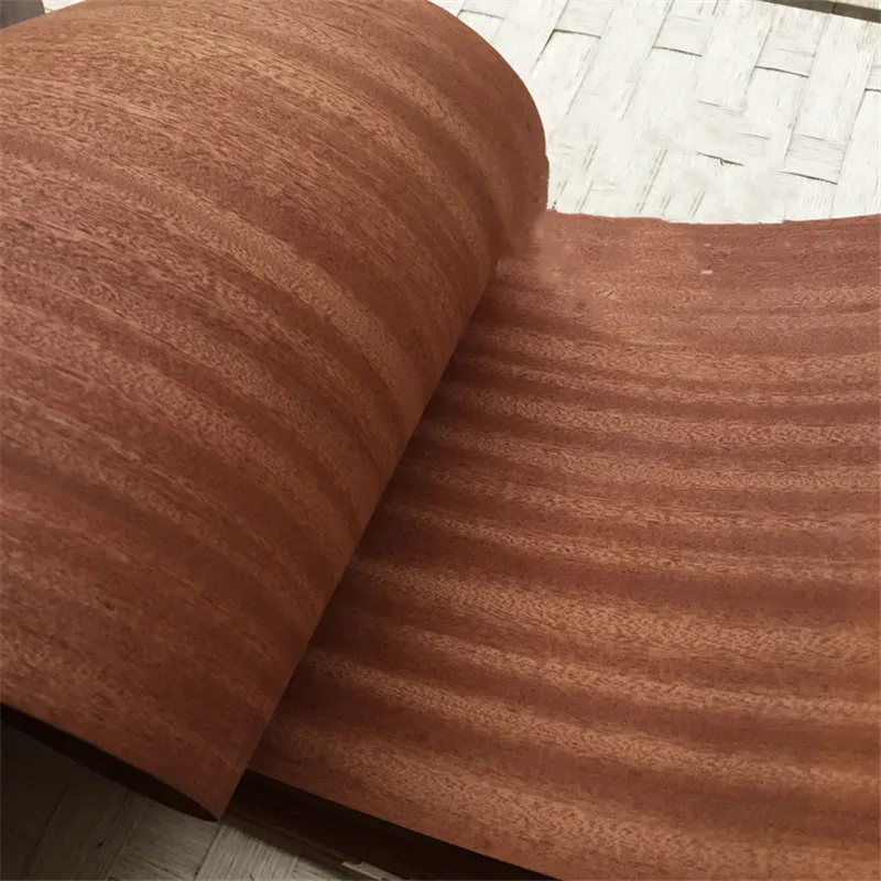 Натуральный шпон из натуральной древесины нарезанный Сапеле 0 2 мм облицовочные