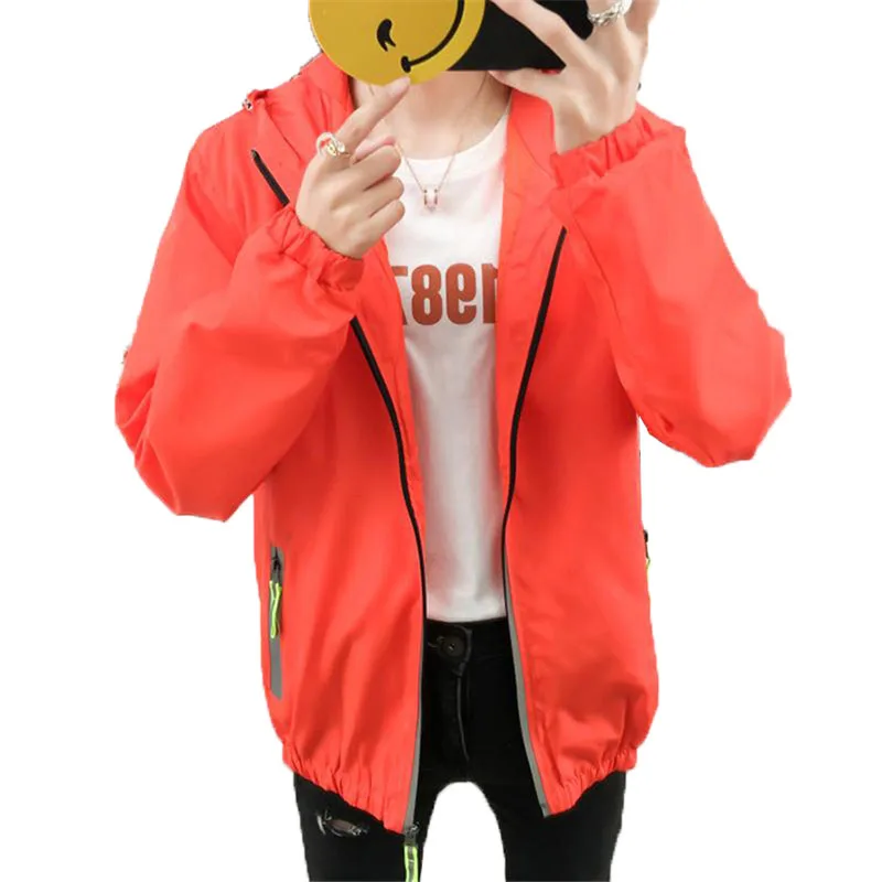 Куртка женская демисезонная с капюшоном Модная тонкая спортивная верхняя одежда