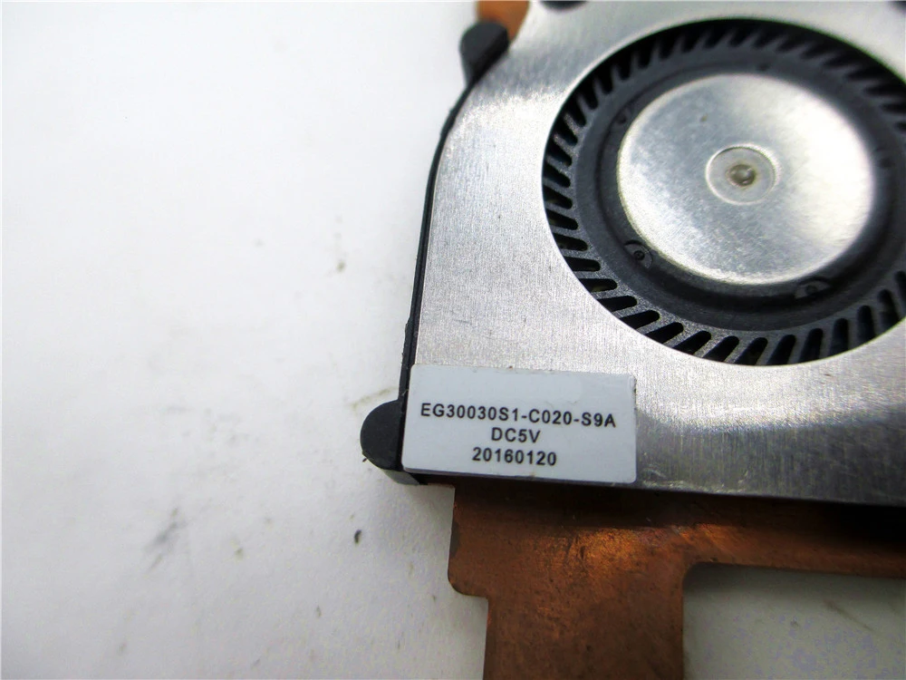 EG30030S1-C020-S9A 13MA0021AM0101 5V ASUS CPU Fan