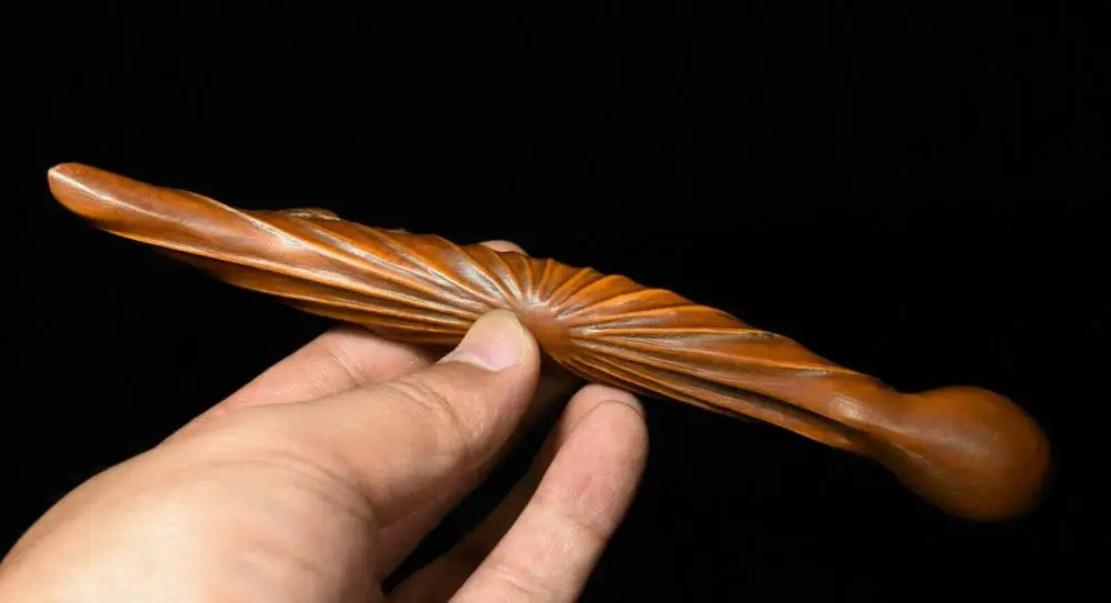 

wedding decoration Collect Chinese Folk Boxwood wood Carving Lotus leaf frog Lucky Statue tea spoon