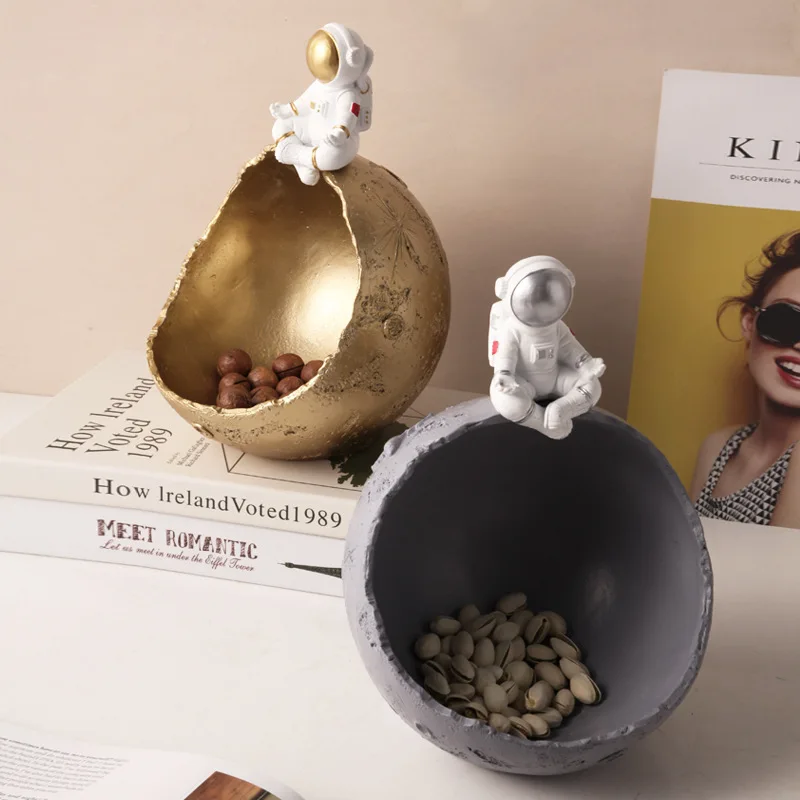 Astronaut Key Storage Ornaments Home Ornament Living Room Coffee Table Nuts Snack Box | Дом и сад