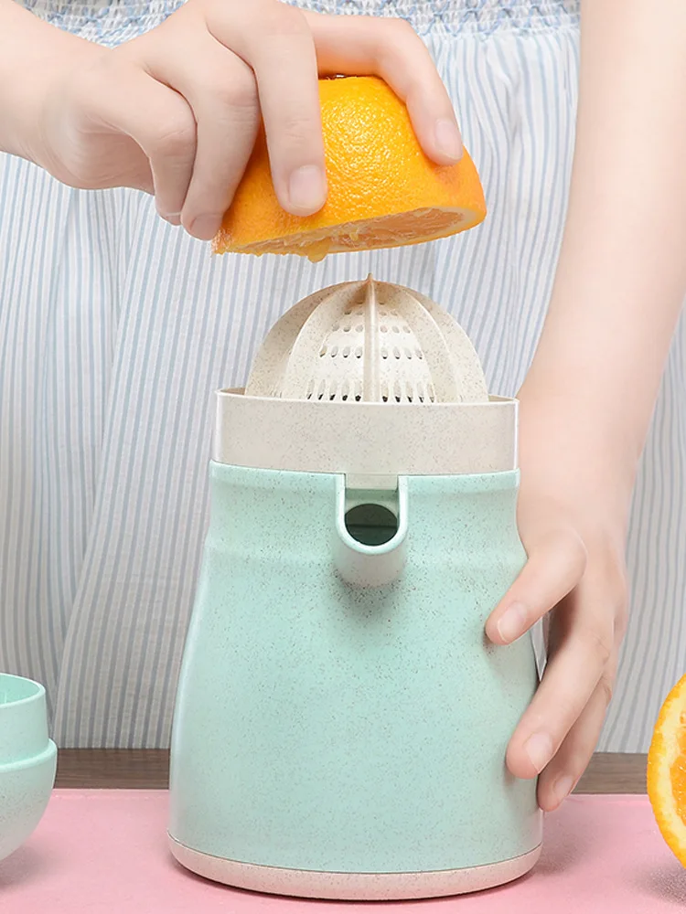 

Wheat Environmental Protection Material Home Mini Manual Penguin Juicer Cup Portable Juicer Kitchen Tools Accessories 600ML