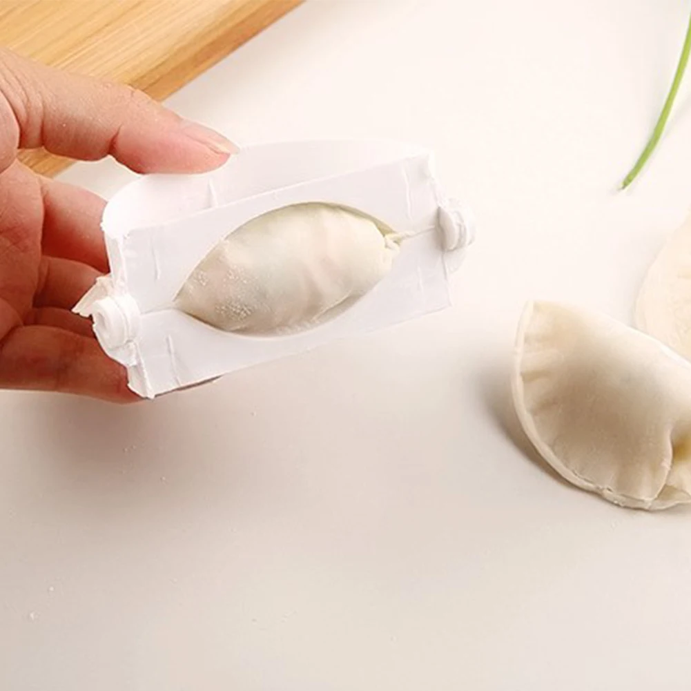 

Dumpling Mould Magic Kitchen Tool for Easy DIY Cooking Plastic Dumpling Mould Ravioli Maker Mold Pastry Dough Press Cutter