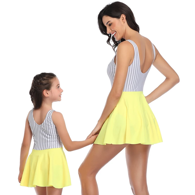 Цельный купальный костюм для мамы и дочки с пуш ап одинаковые комплекты Монокини