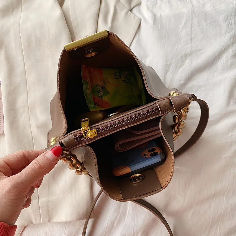 

Hot Sale Small Bucket Women's Bag Famous Designer Pure Color Pu Leather Crossbody Handbag Ladies Small Retro Chain Tote Handbag