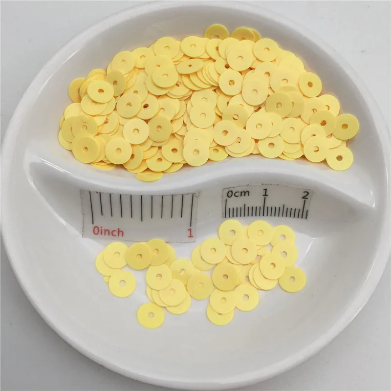 Solid L Yellow 4 мм 6 мм плоский круглый сплошной ПВХ блестки шитье ремесло для свадебного украшения одежды платье колпачки для обуви DIY - Цвет: Solid L Yellow