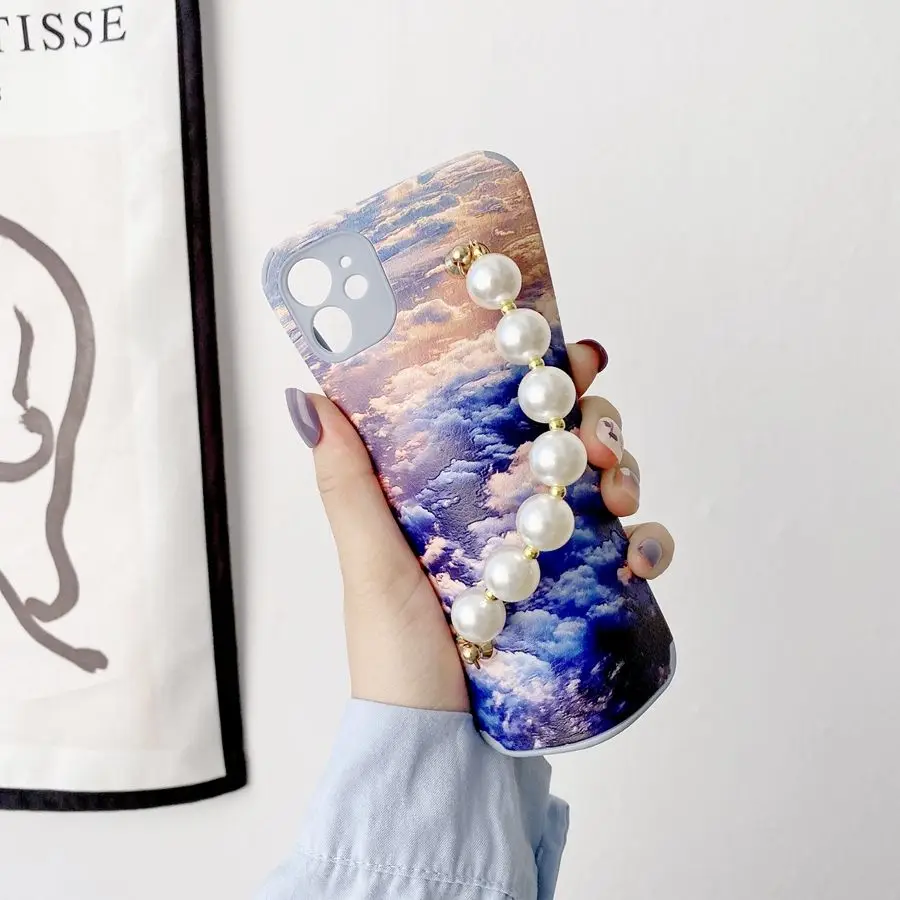 

Cute Flowers Love Heart Phone Case For iPhone 12 mini 11 Pro Max X XR XS Max 6 6S 7 8 Plus Fashion Wrist Chain Soft Cover Capa