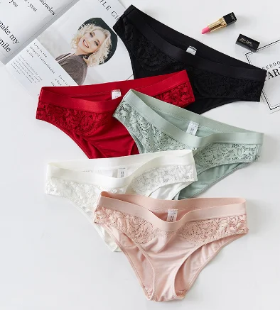 Комплект женского нижнего белья прозрачный кружевной бюстгальтер и трусы с