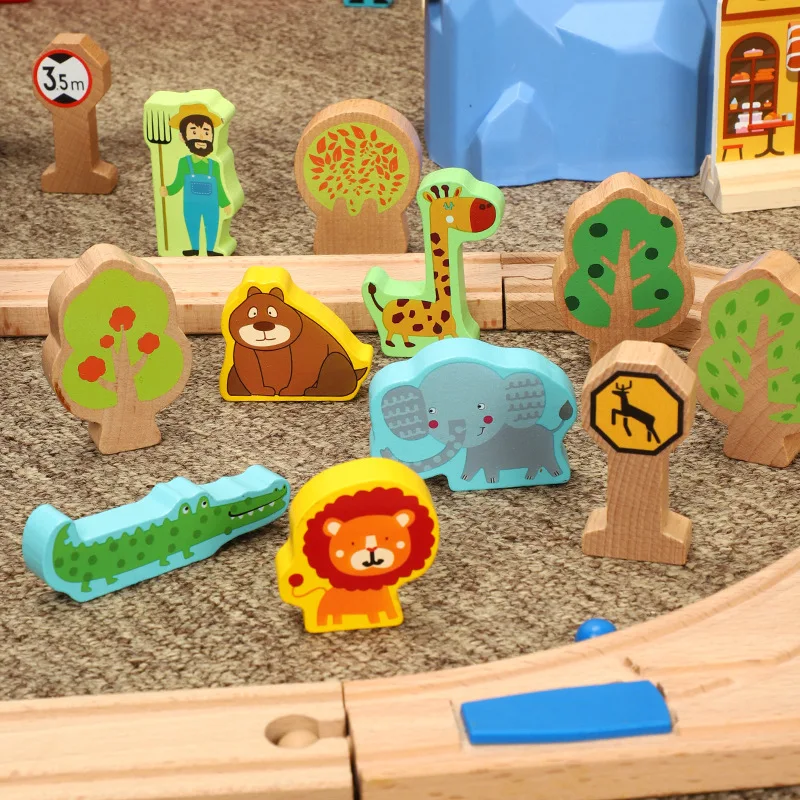 

Wooden small train track circular pier green garage cargo train toy children's birthday / holiday gift wooden track