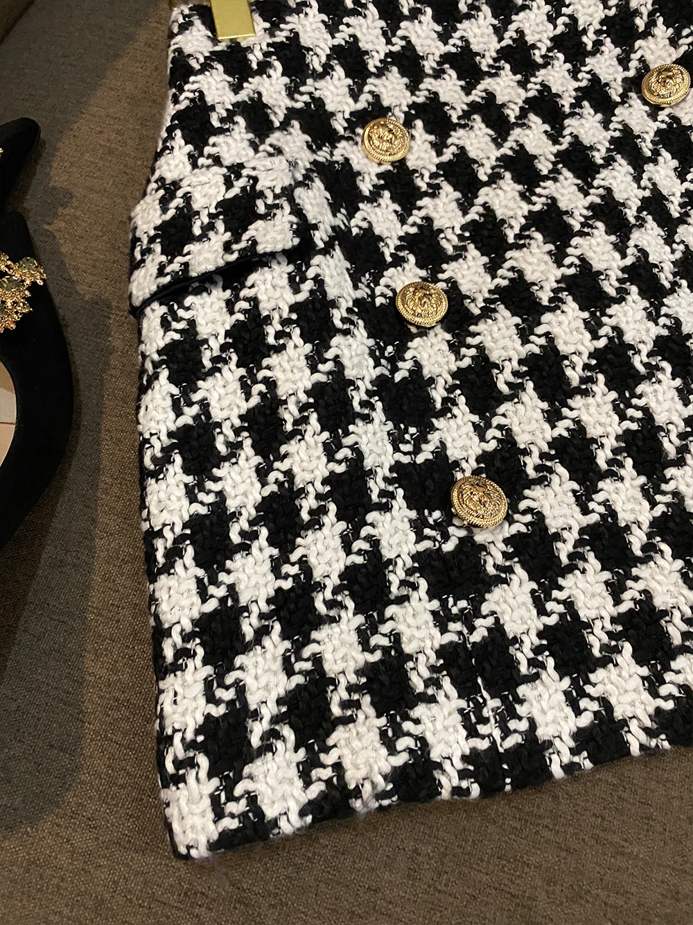 Модная женская клетчатая двухрядная юбка-трапеция с принтом губ модель 2021 года |