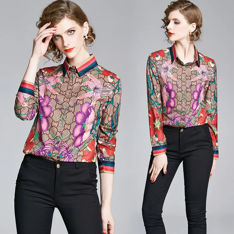 Сезон весна лето осень Взлетно посадочной полосы цветочным узором и надписями