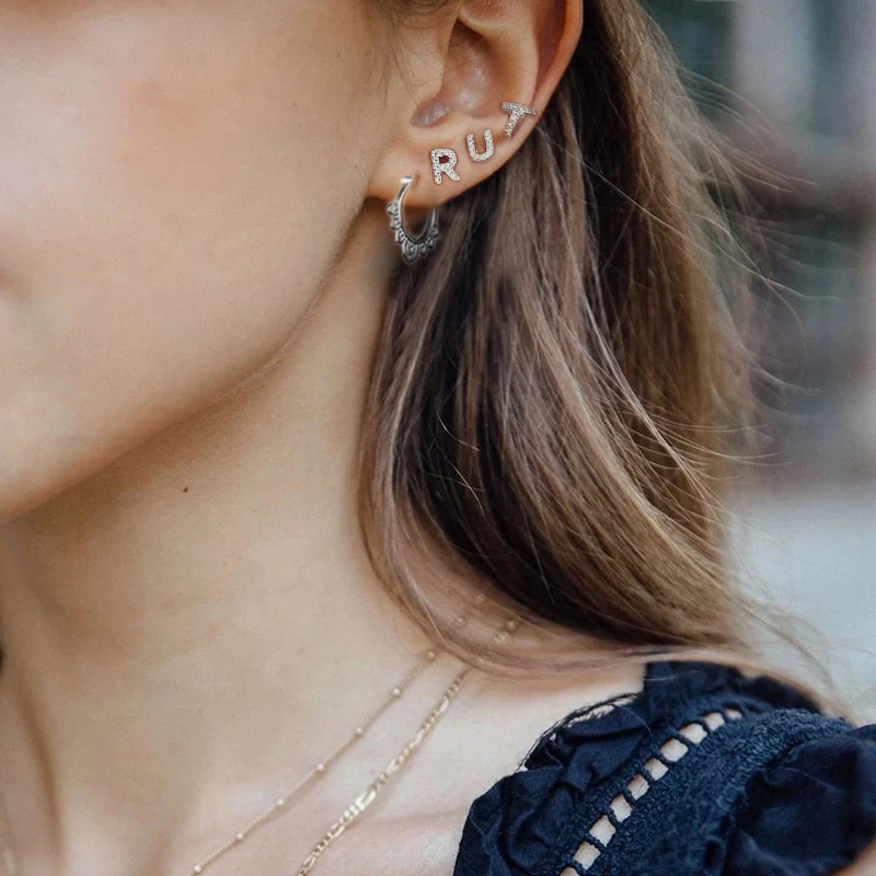 Серьги-гвоздики ROXI круглой формы в стиле бохо женские вечерние велирное