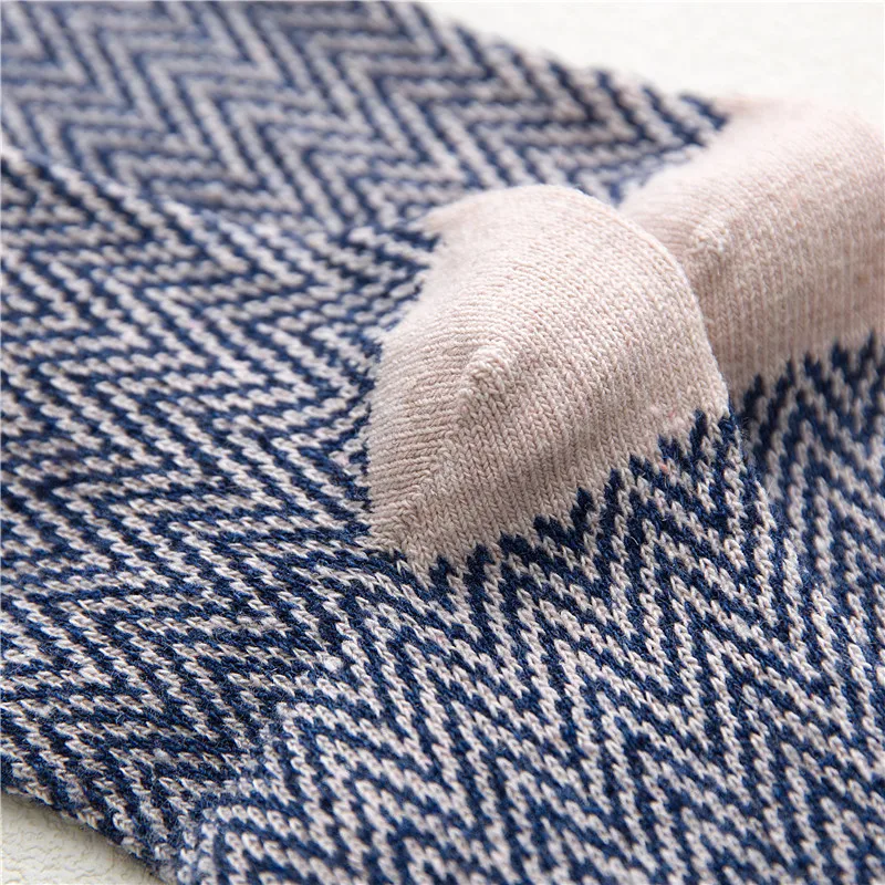 

5Pairs/lot New Witner Men Socks Thick Warm Wool Socks Vintage Christmas Socks National Style Thicken Socks Gift Free size