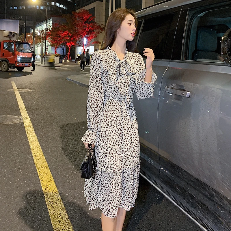 Шифоновое Цветочное платье с высокой талией и длинным рукавом