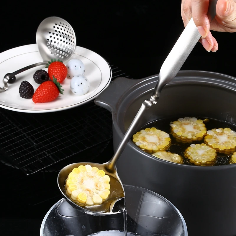 

Long Handle Oil Soup Separate Spoon Metal Kitchen Utensil Hanging Hole Design Oil Filter Spoon Skimmer Slotted Spoon