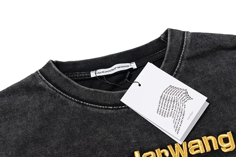 

2020 new round collar long sleeve shirt men and women to do old washing gold embroidered letter shirt wholesale