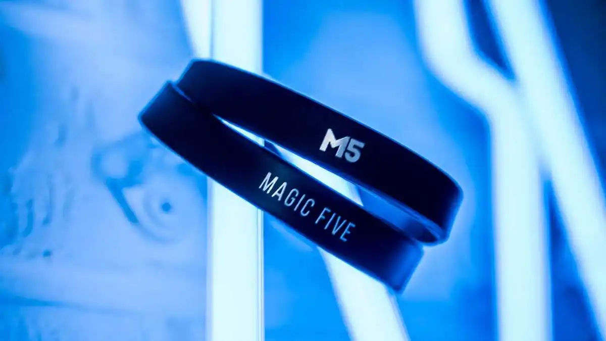 

2020 Magic Band by Magic Five Magic tricks