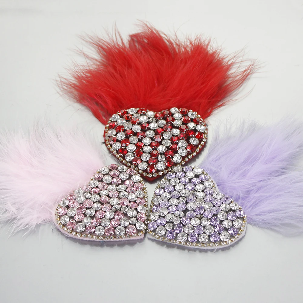 Нашивки ручной работы из бисера со стразами красные фиолетовые вышитые сердцами