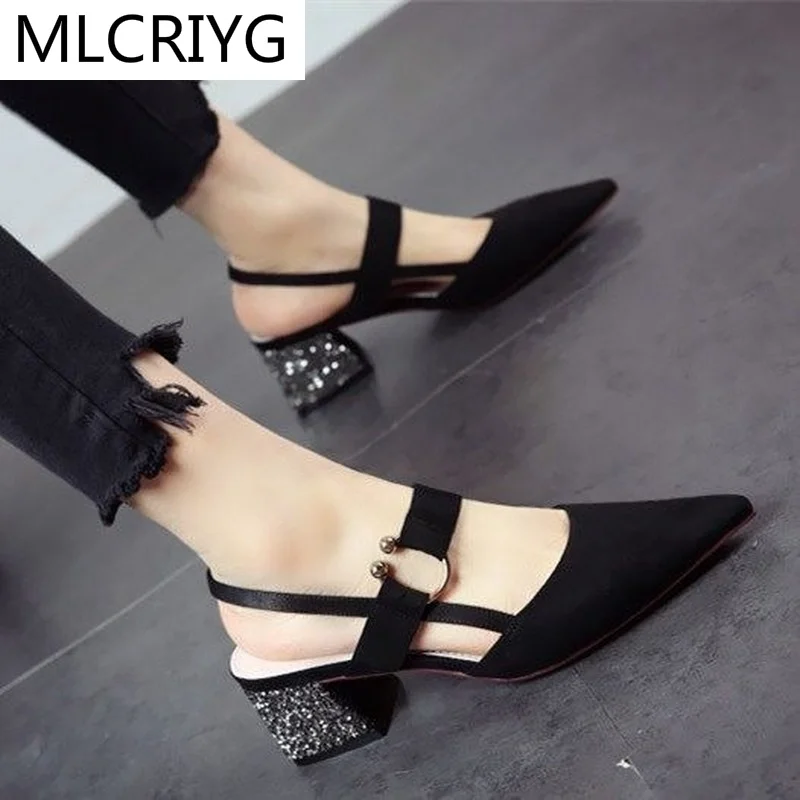 

2021 New Summer Fashion Sandals Female Buckle Pointed Women Sandals Solid Color Casual Sandals Light Square Heel High Heels