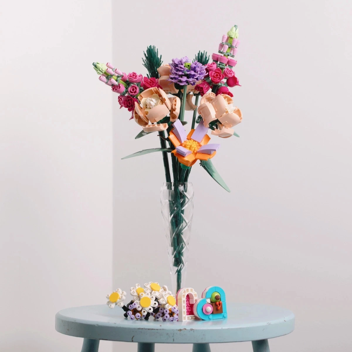 

Creative Ideas Series Bouquet Rose Flowers Model Building Blocks Home Furnishings Bricks Assembling DIY Toys for Children