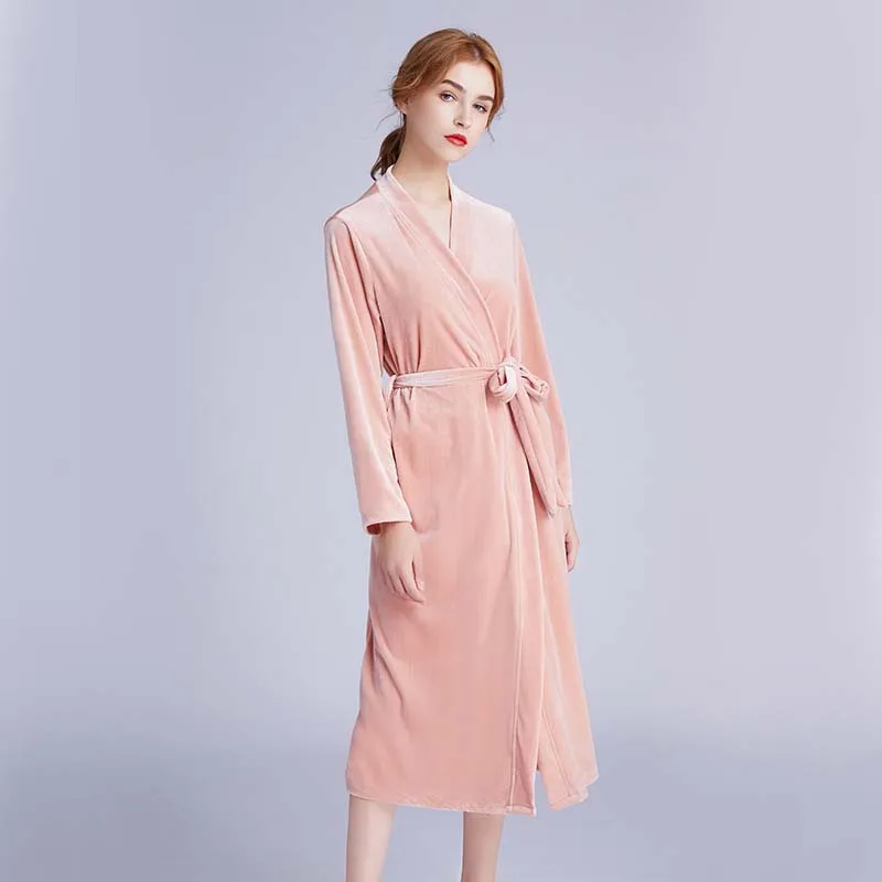 Блестящий бархатный женский длинный ночной халат с вышивкой для подружки