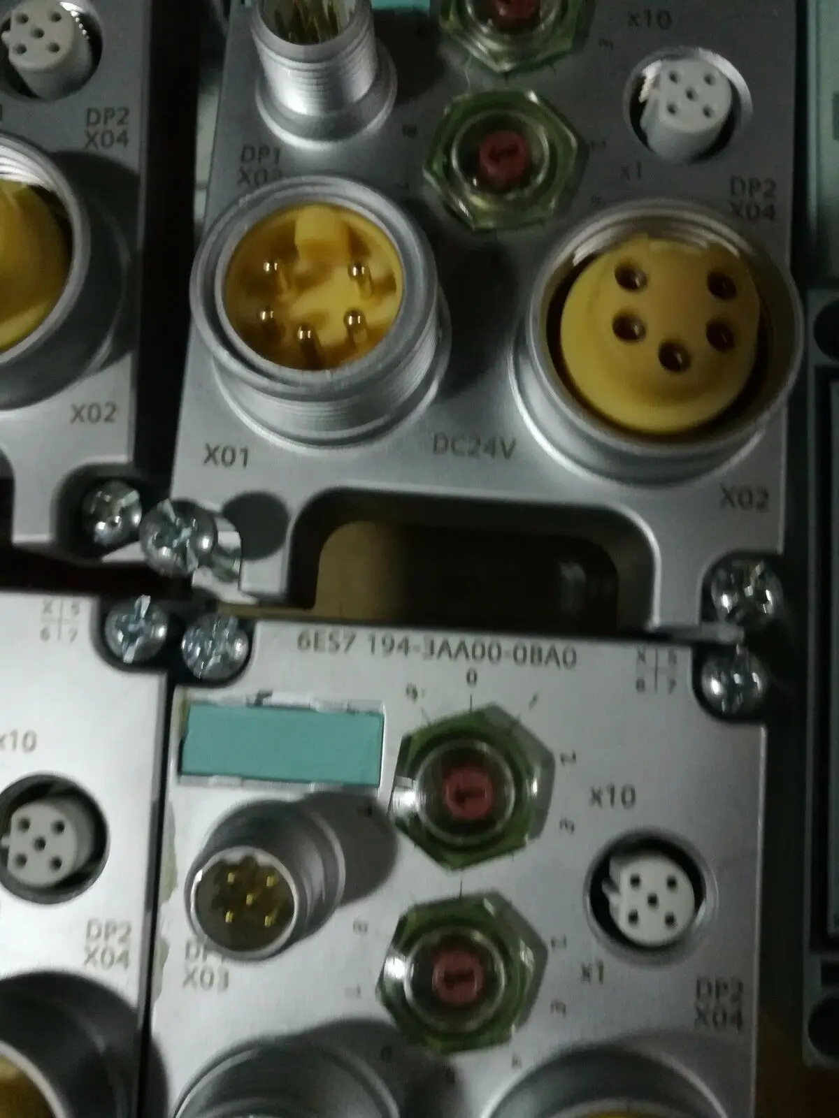 1 шт. б/у Siemens 6ES7 194-3AA00-0BA0 6ES71943AA000BA0 Протестировано хорошо бесплатная доставка |