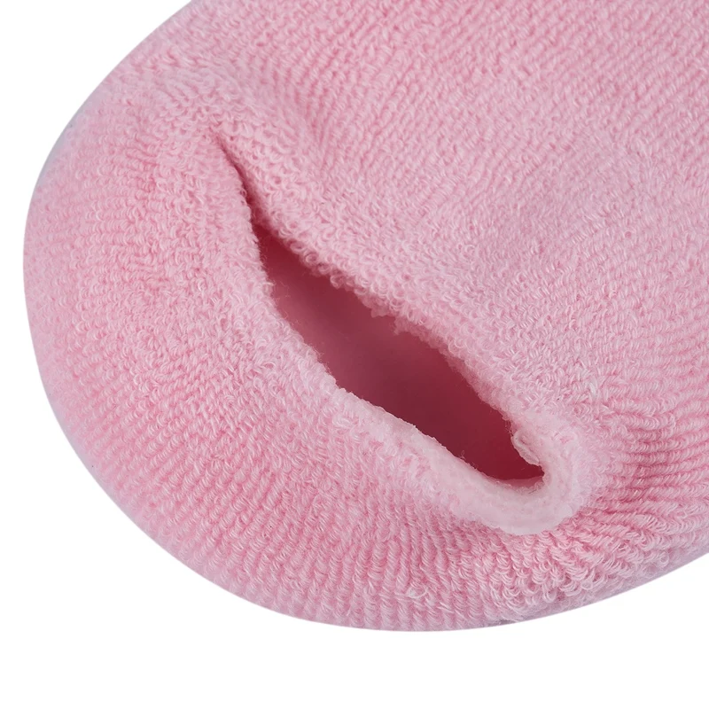 

Magic Spa Whitening Moisturizing Treatment Skincare Gel Socks Gloves Set Free Size Pink