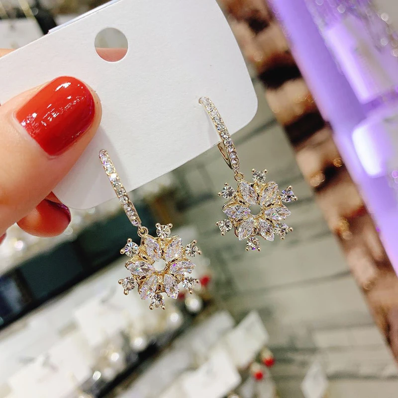 

Huitan Gorgeous Gold Color Earrings for Women Full Shiny Cubic Zirconia Romantic Female Wedding Engagement Party Fashion Earring