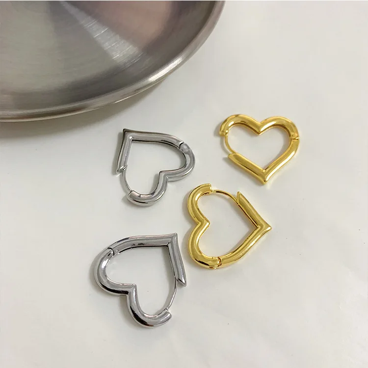 

Simple Charms Metal Buckle Gold Silver Color Love Heart Small Earrings For Women Korean Fashion Ear Jewelry Gift