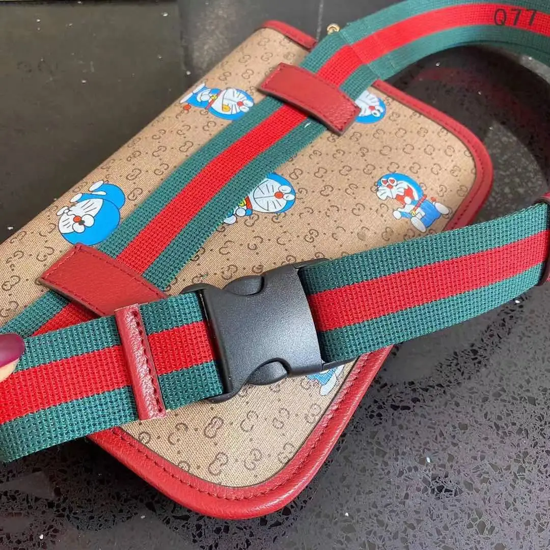 

Doraemon Fashion New 2021 Leather Magnetic Snap Envelope Bag Unisex Crossbody Cartoon Cute Print Waist Bag
