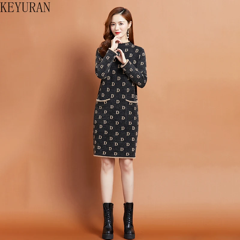 

Mink Cashmere Long Sweater Dress Women 2021 New Autumn And Winter Thick Warm Letter Jacquard Loose Mid-length Base Kntted Dress